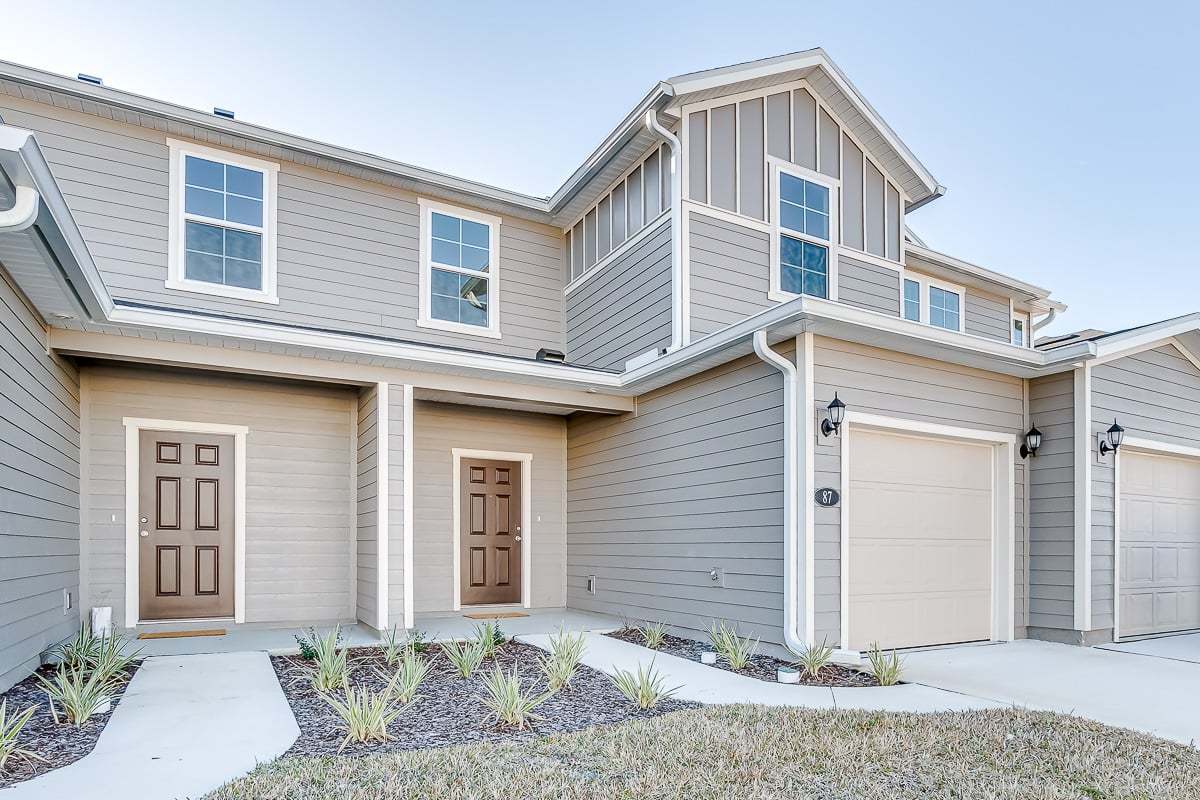 Exterior:Front exterior