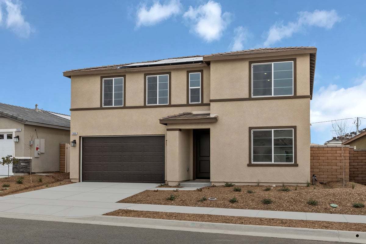 Exterior:Front exterior