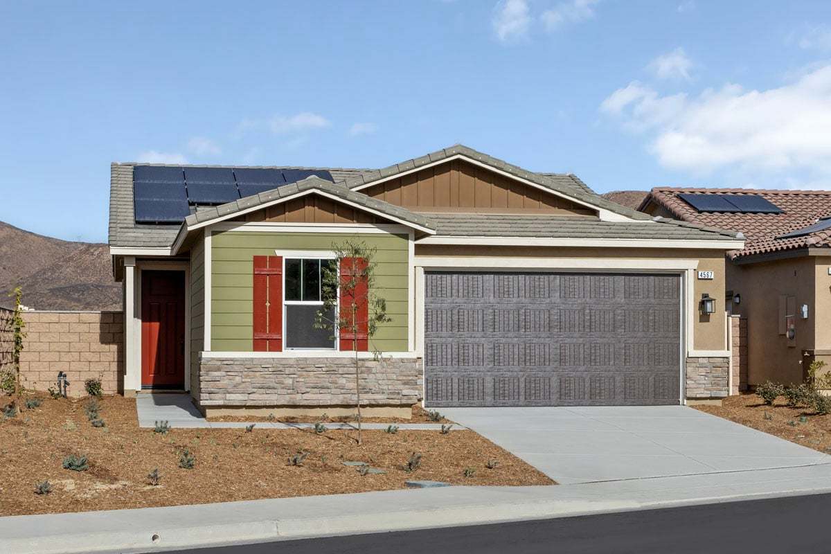 Exterior:Front exterior