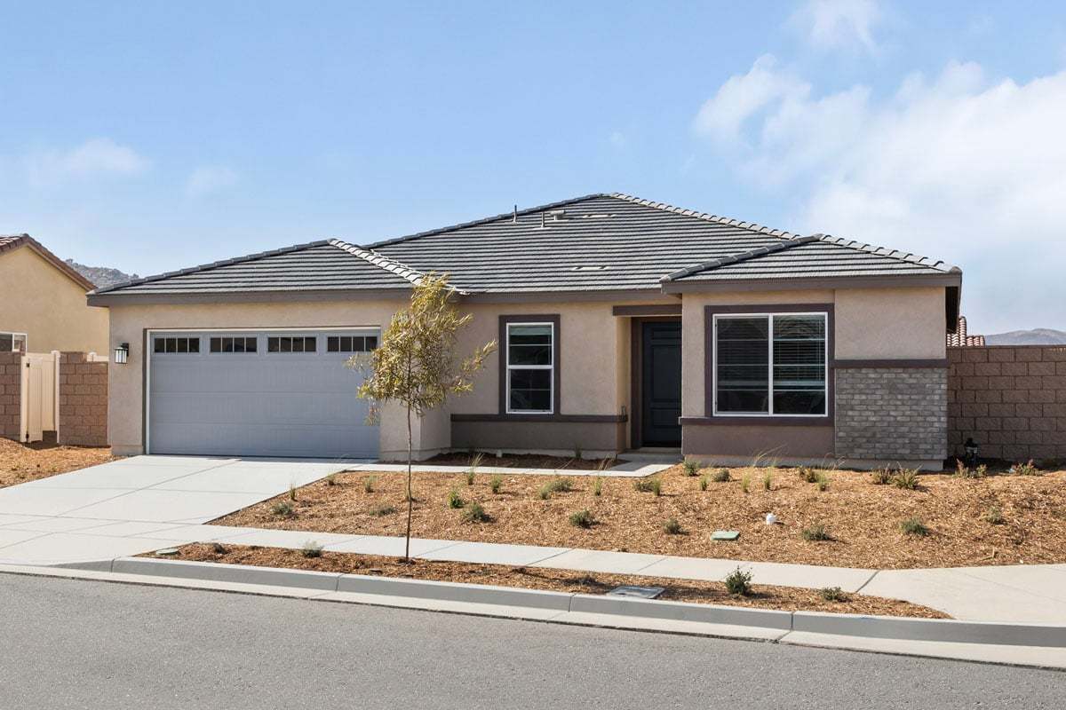 Exterior:Front exterior