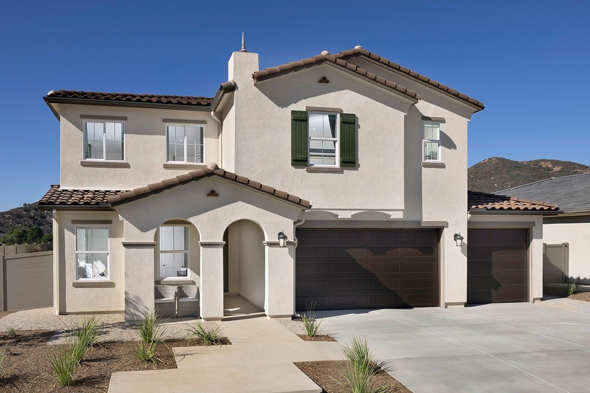 Exterior:Front exterior