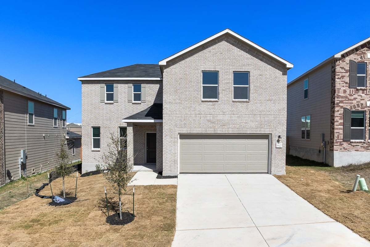 Exterior:Front exterior