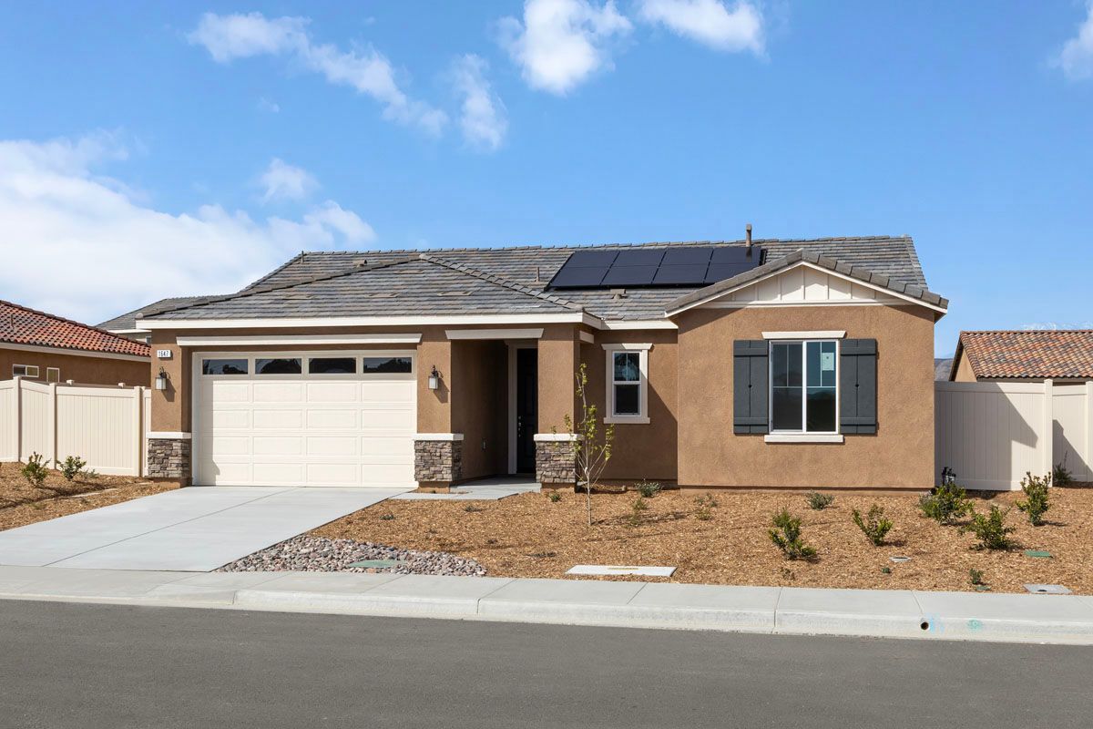 Exterior:Front exterior