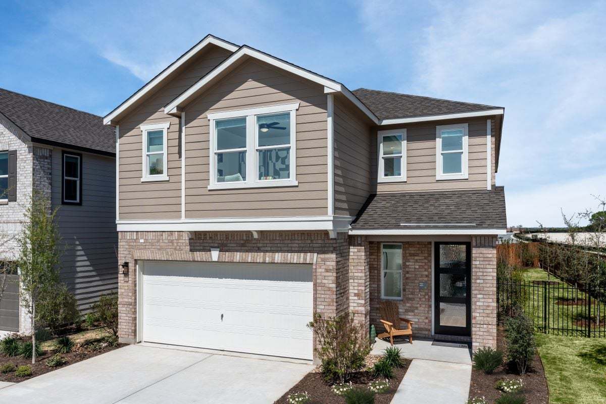 Exterior:Front exterior