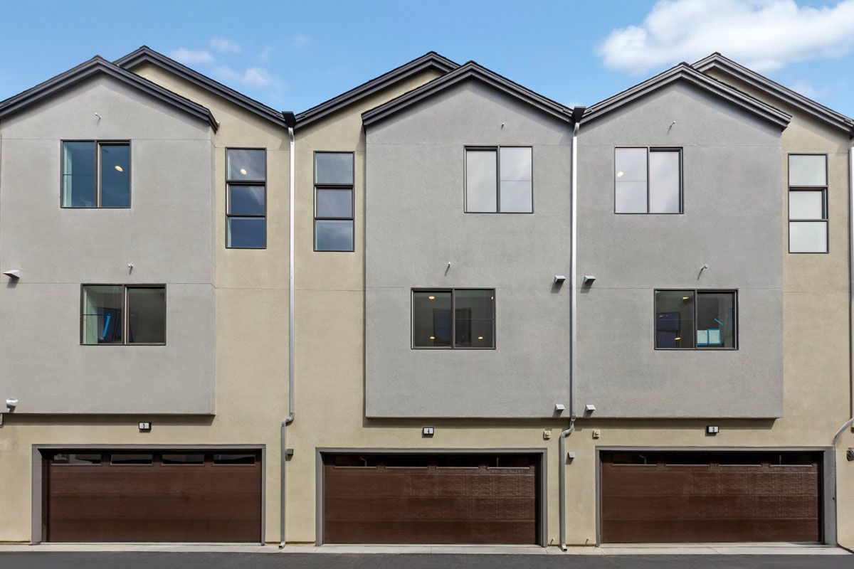 Exterior:Front exterior