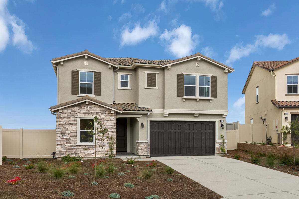 Exterior:Front exterior