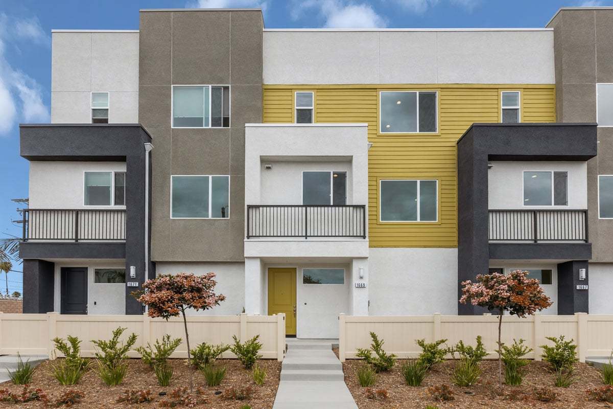 Exterior:Front exterior