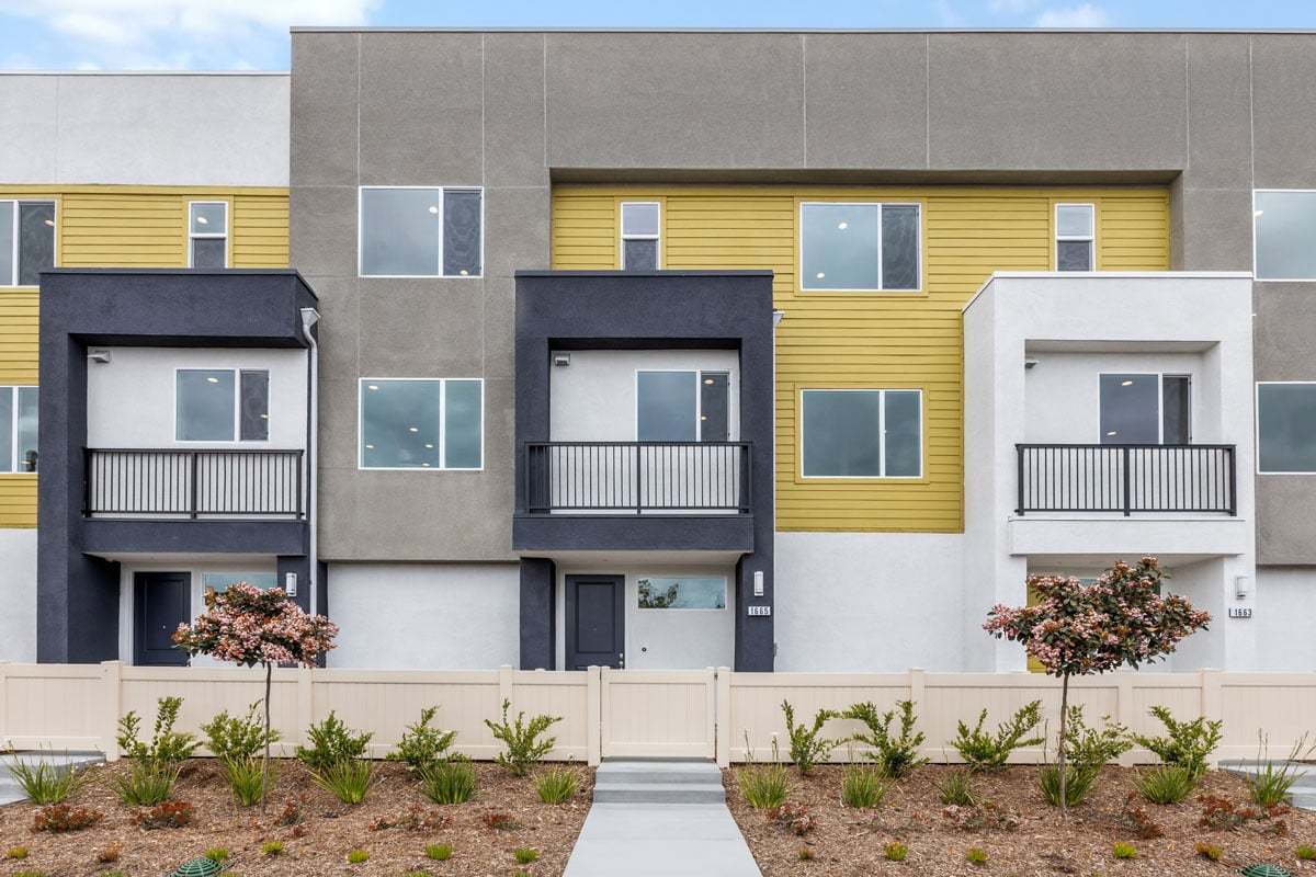Exterior:Front exterior
