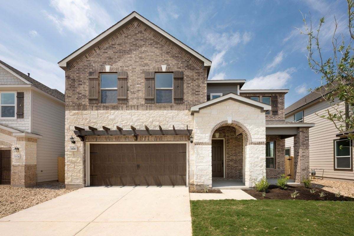 Exterior:Front exterior