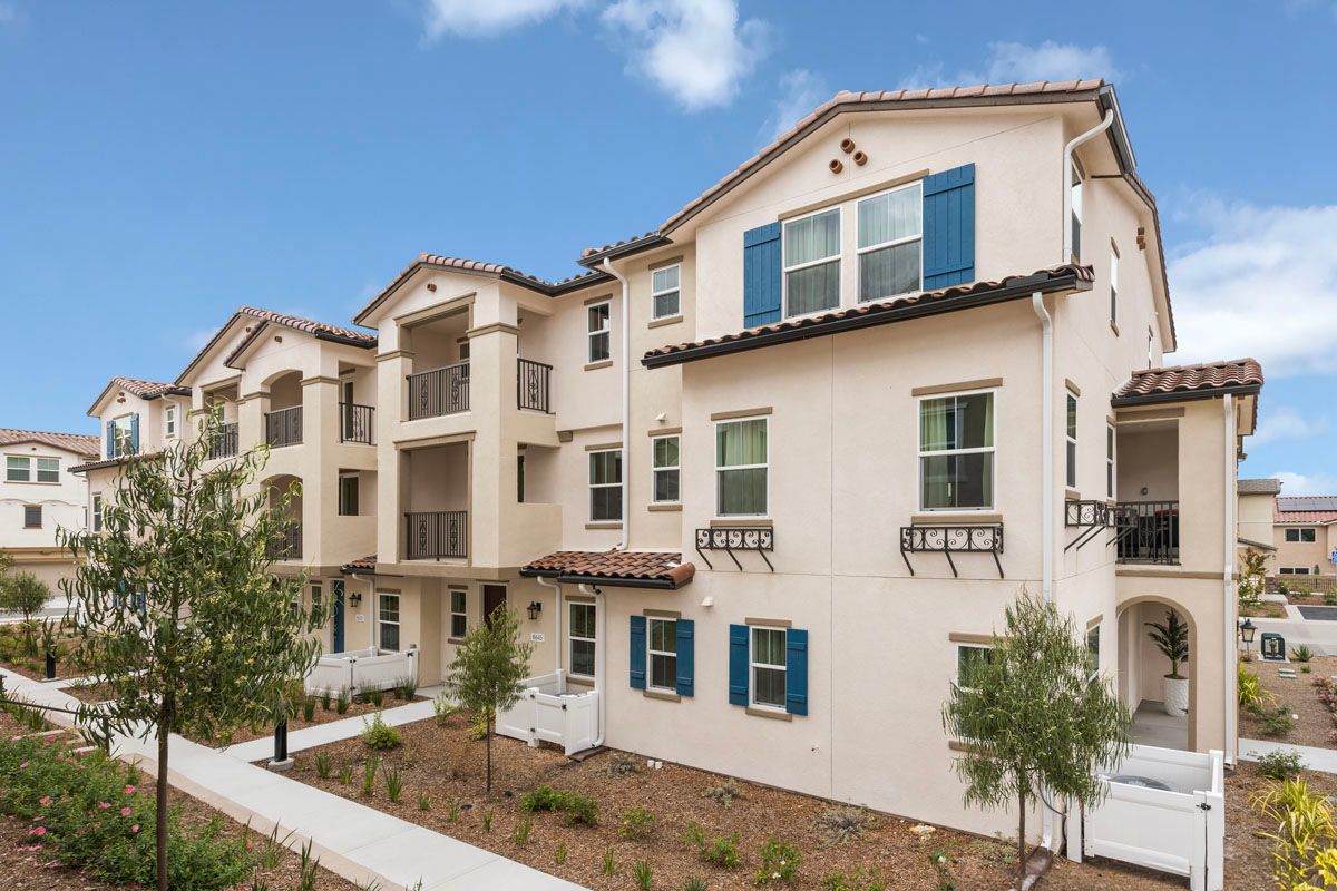 Exterior:Front exterior