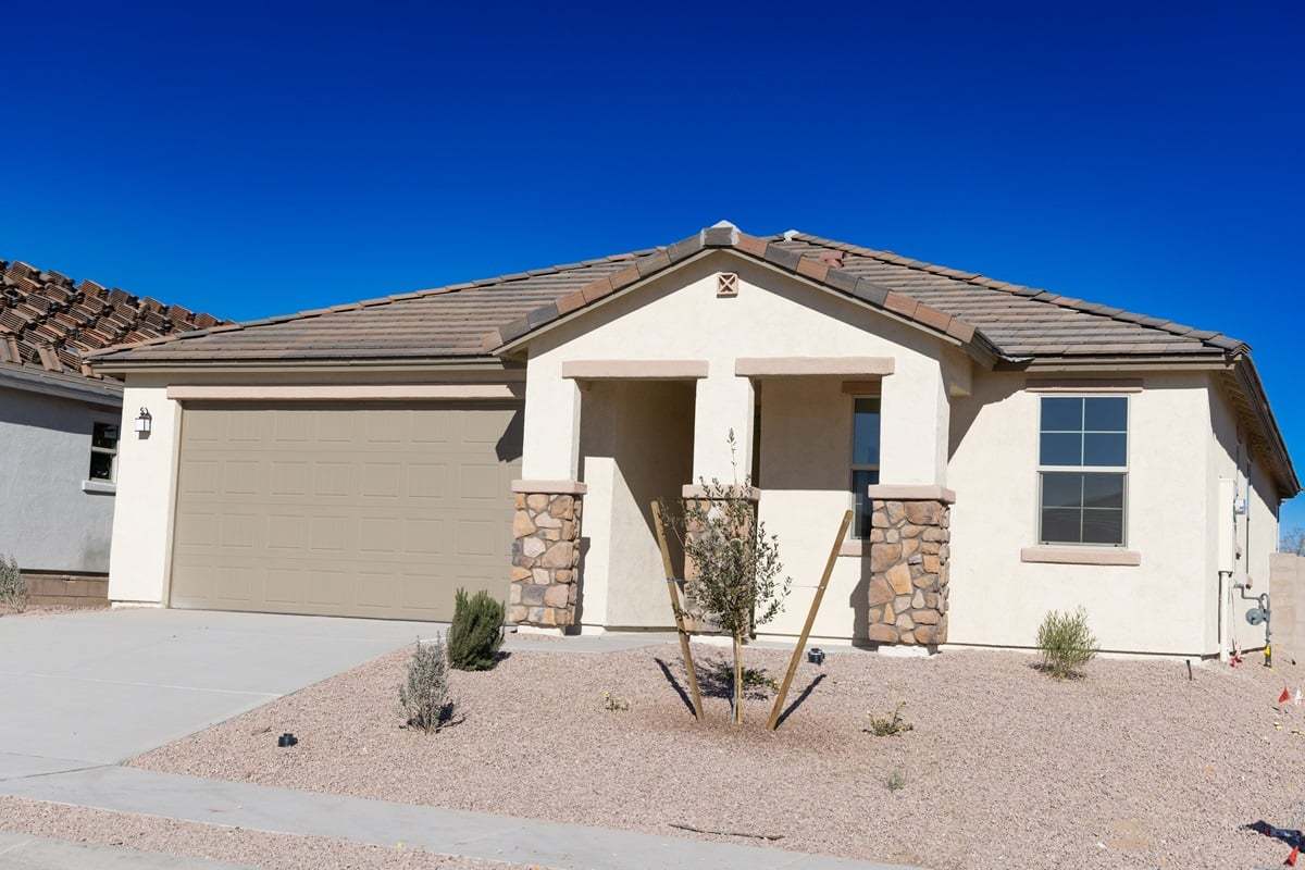 Exterior:Front exterior