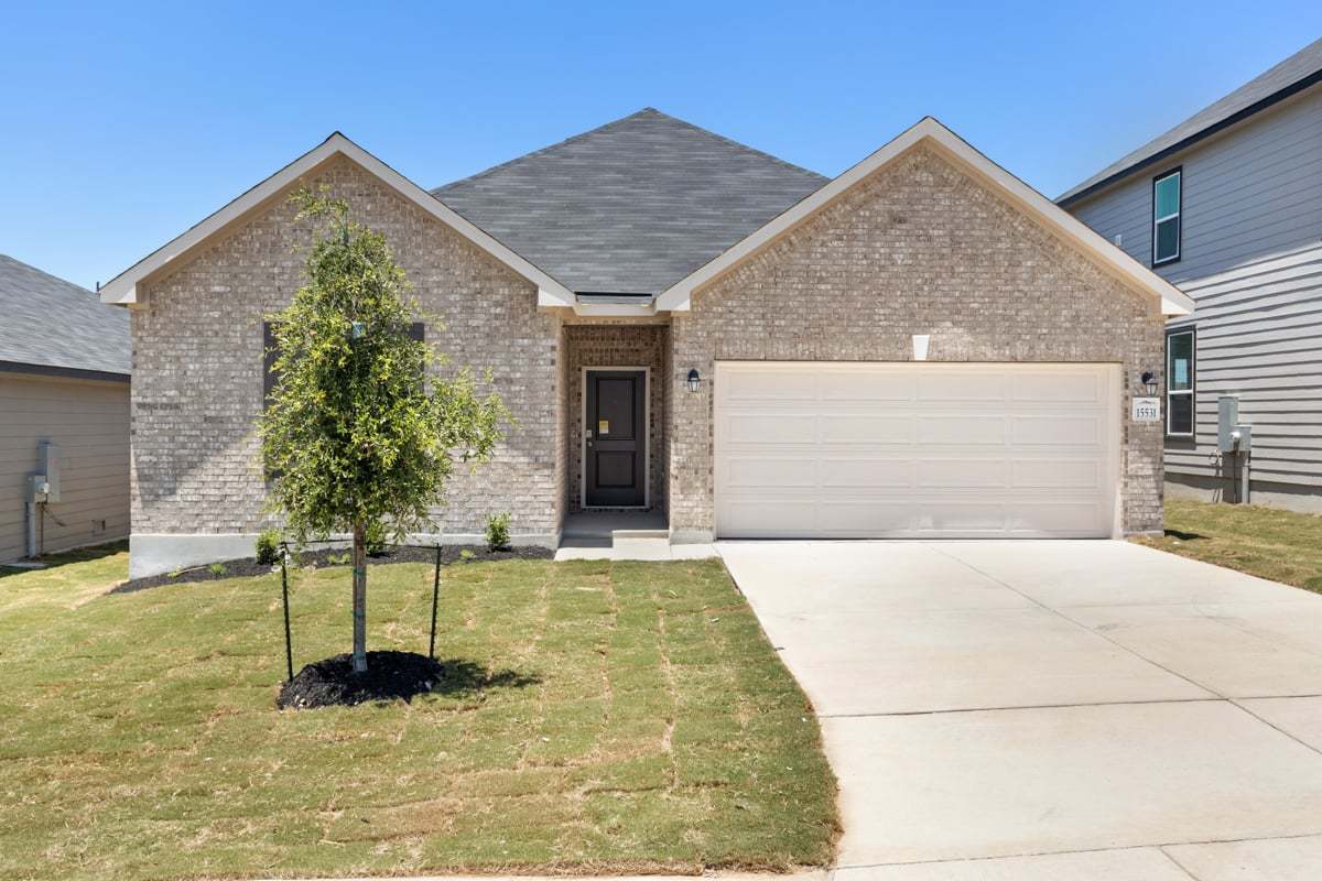 Exterior:Front exterior
