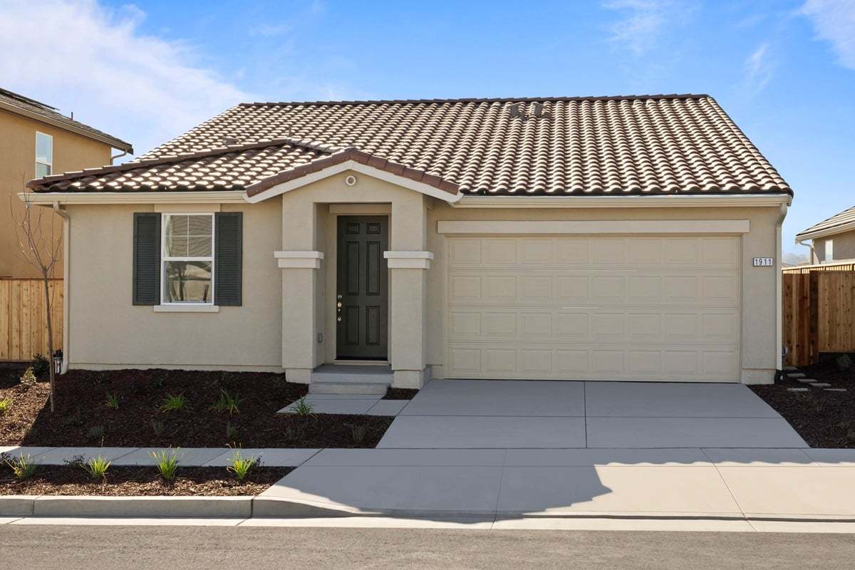 Exterior:Front exterior