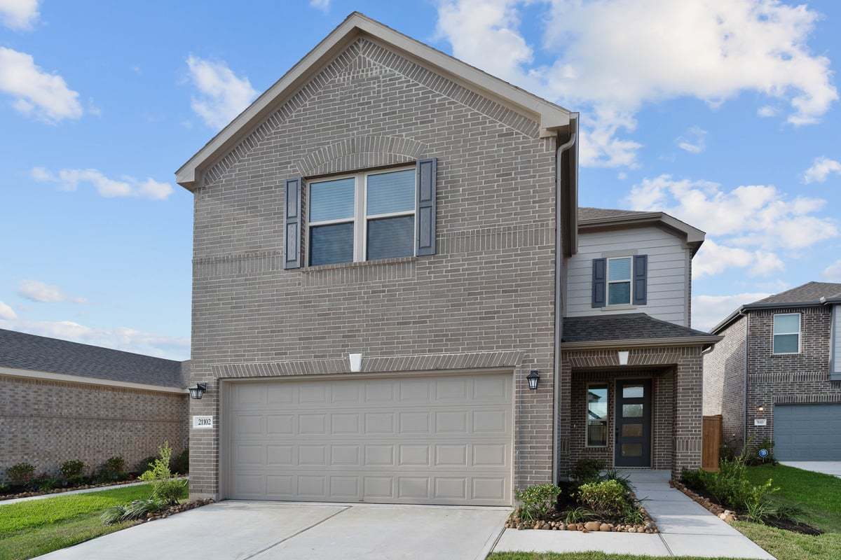 Exterior:Front exterior