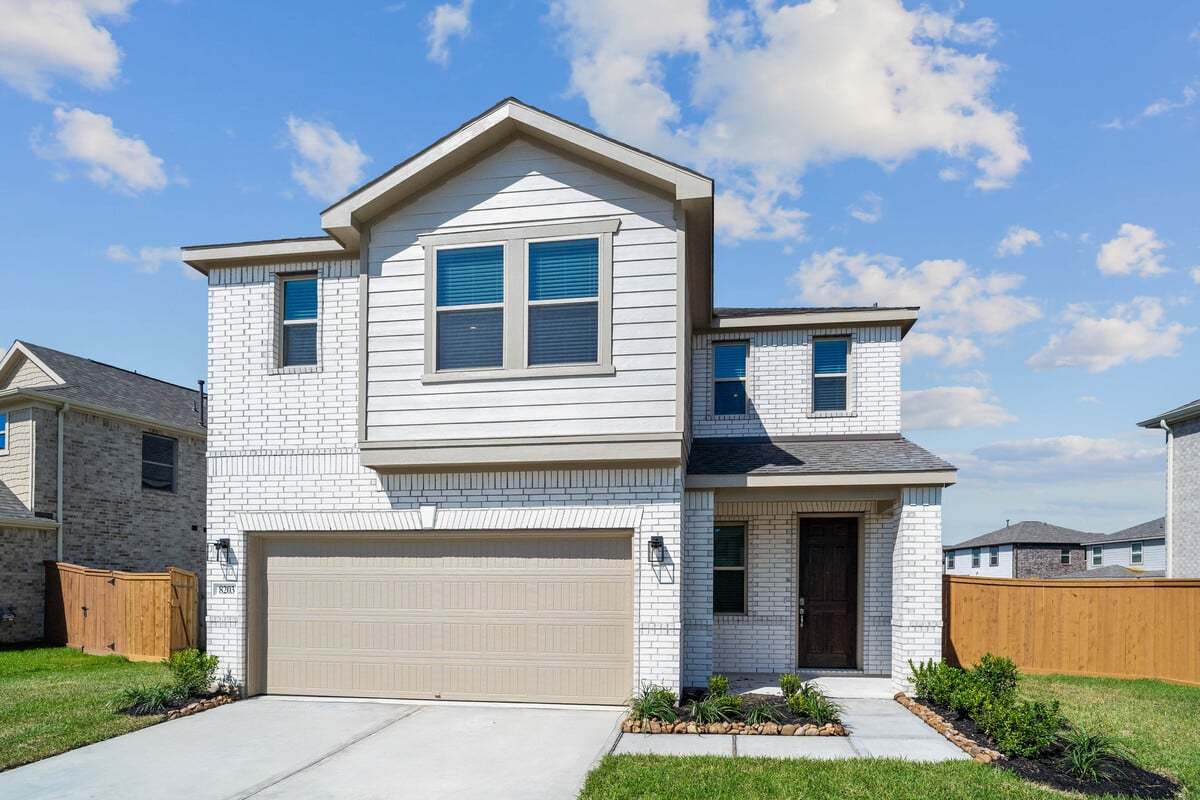 Exterior:Front exterior