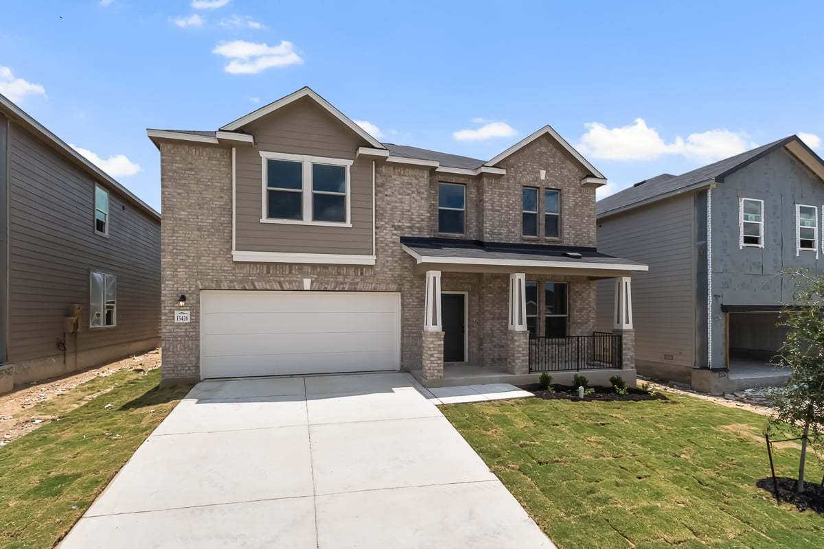 Exterior:Front exterior