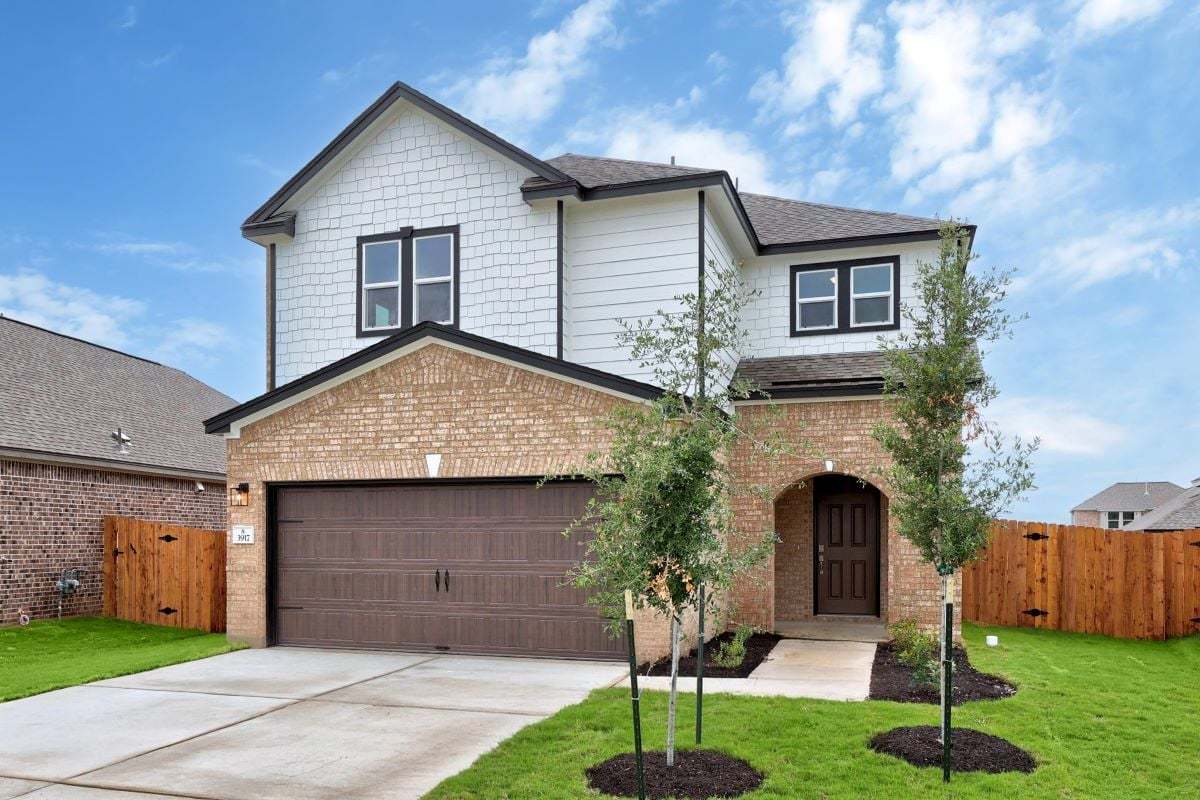 Exterior:Front exterior