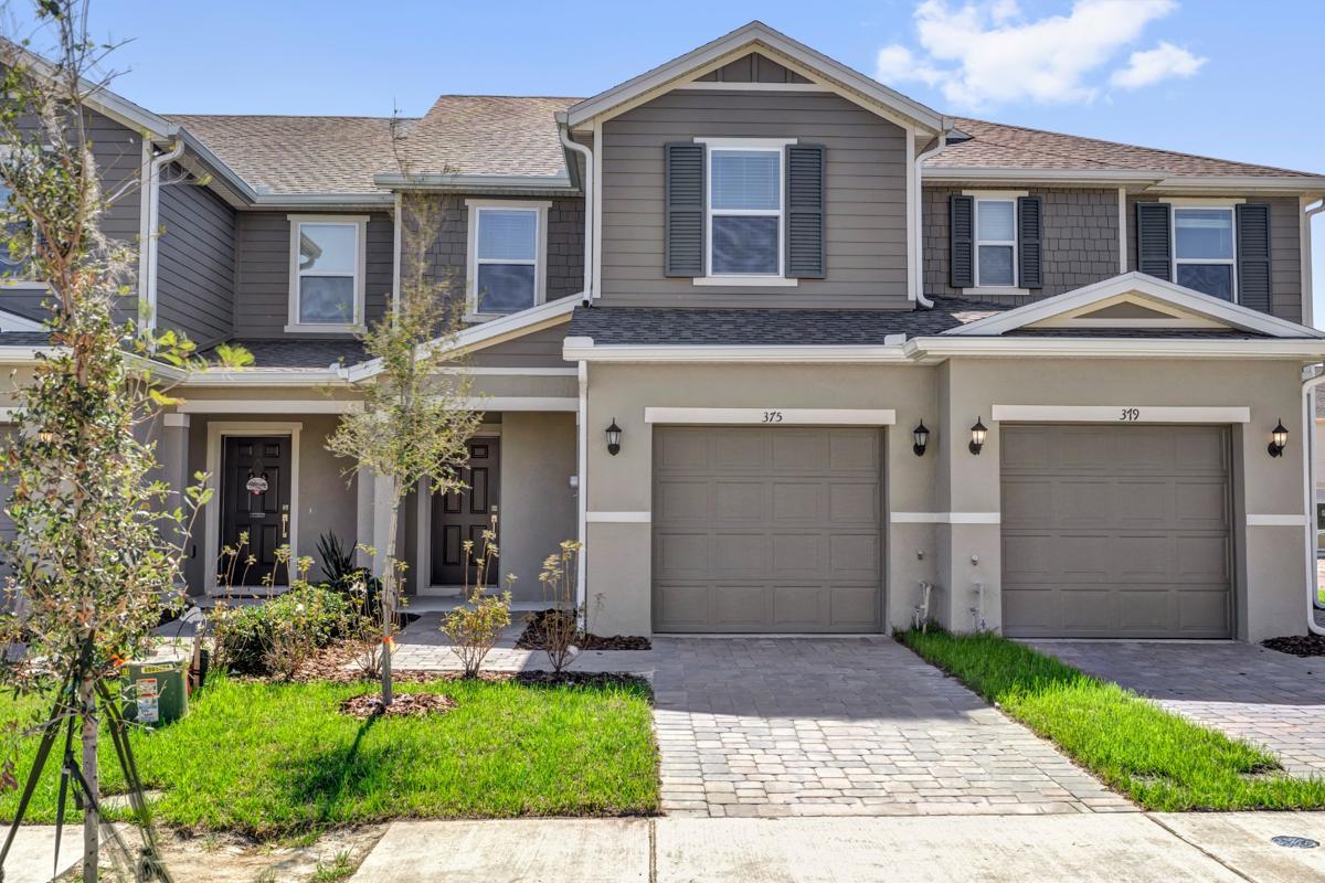 Exterior:Front exterior