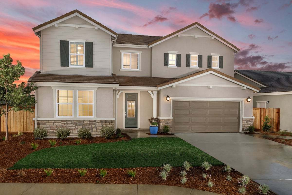 Exterior:Front exterior