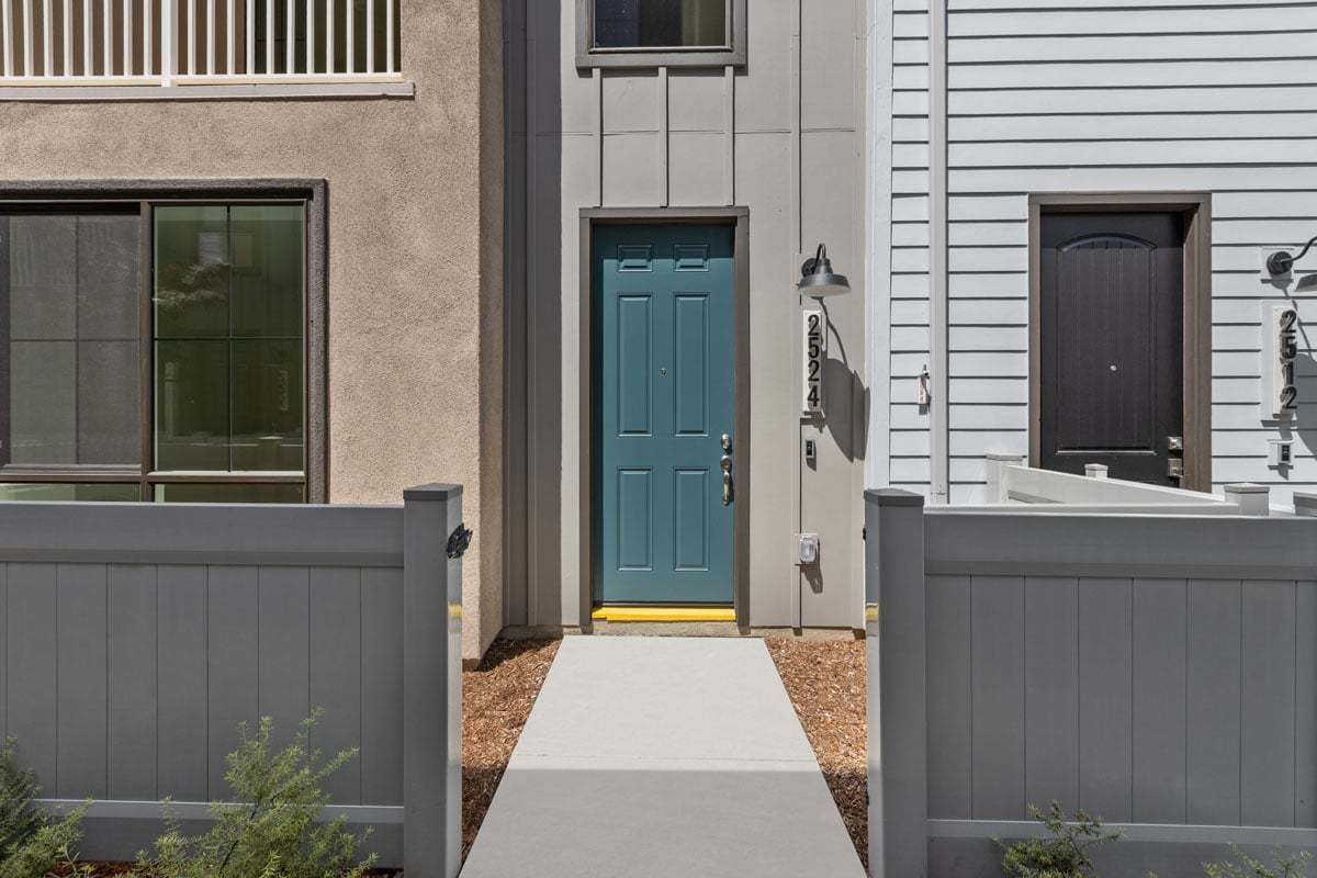Exterior:Front exterior