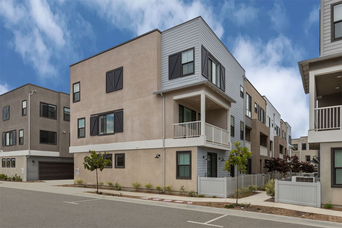 Exterior:Front exterior