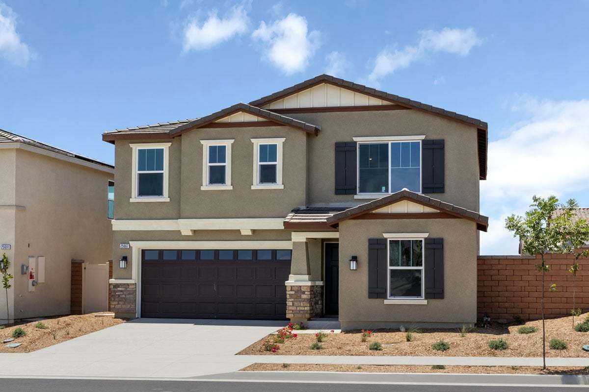 Exterior:Front exterior