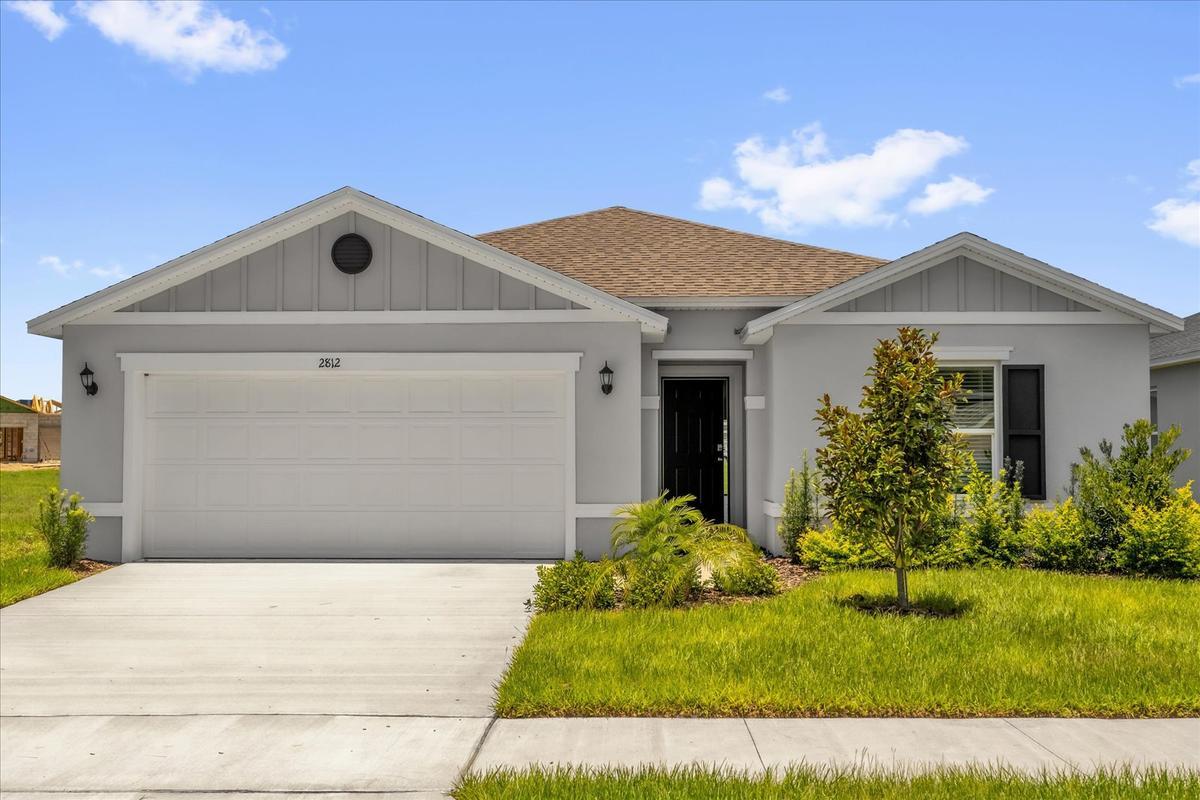 Exterior:Front exterior