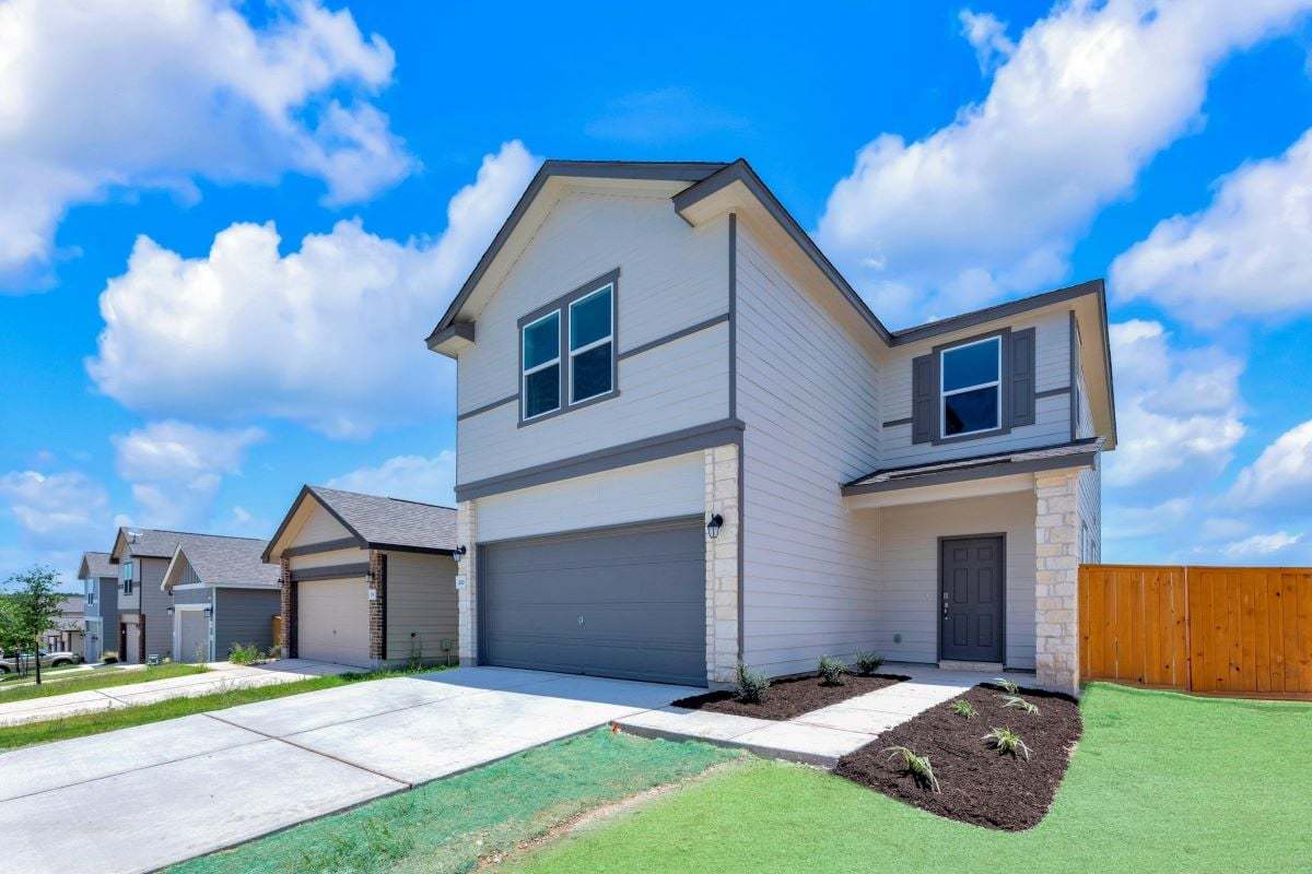 Exterior:Front exterior
