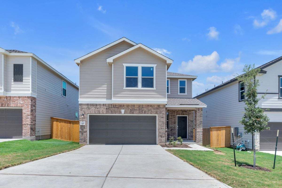 Exterior:Front exterior
