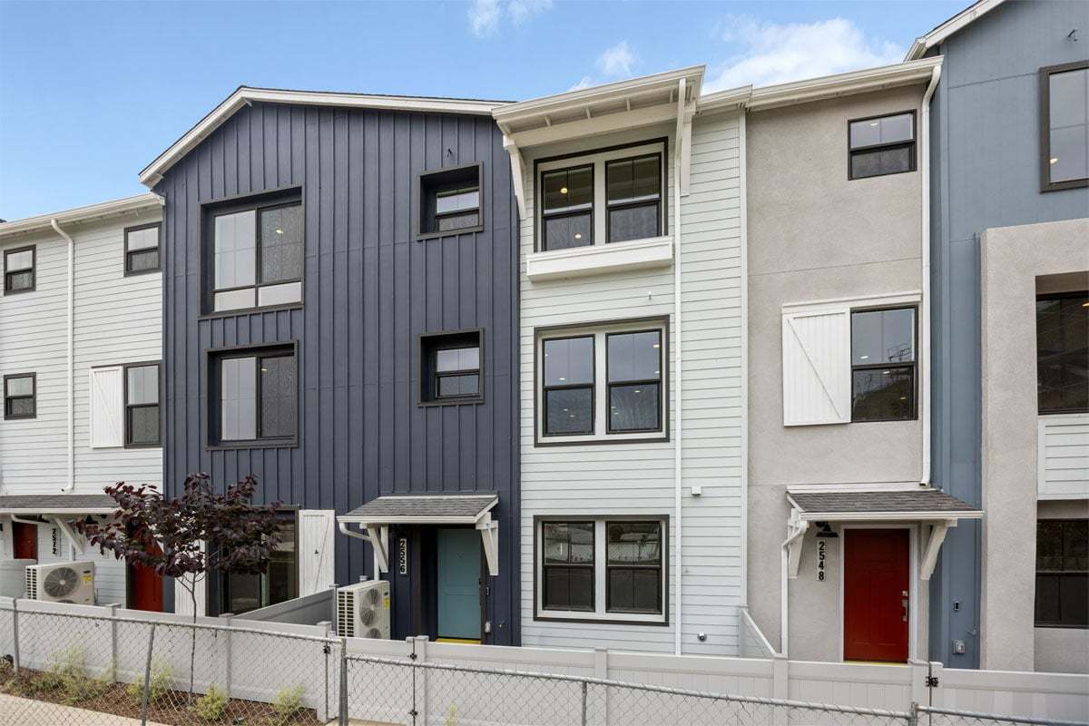 Exterior:Front exterior