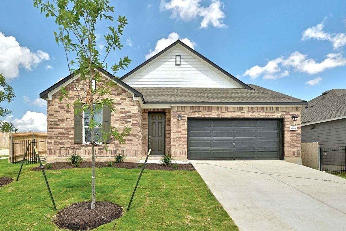 Exterior:Front exterior
