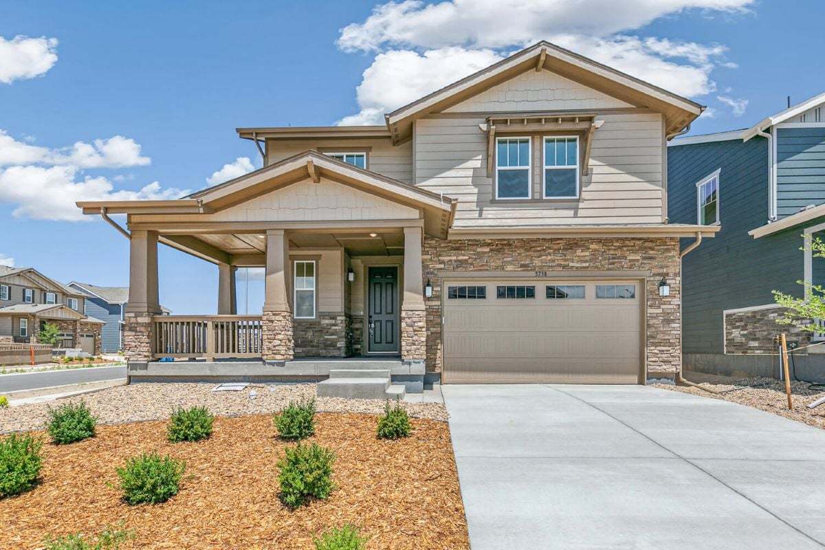 Exterior:Front exterior