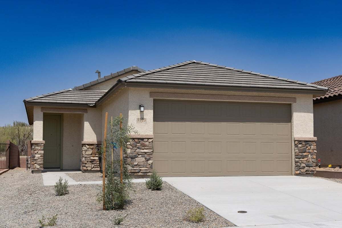 Exterior:Front exterior