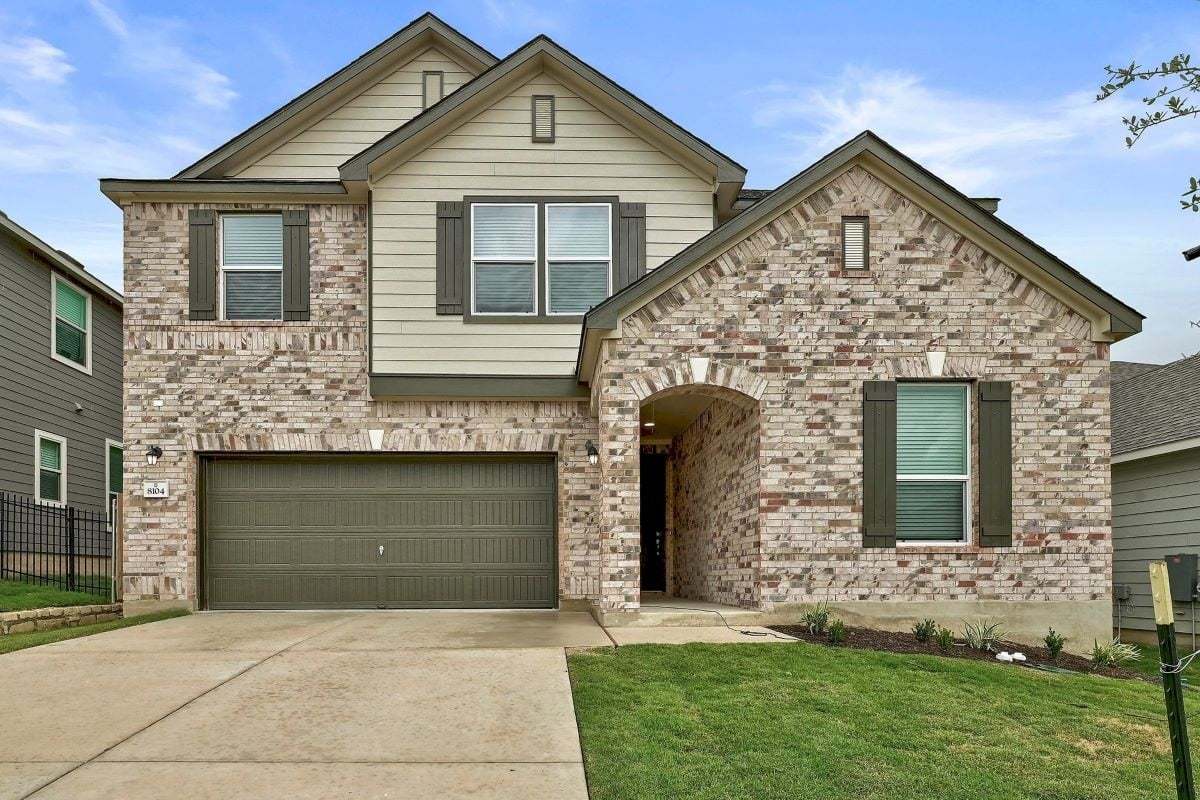 Exterior:Front exterior