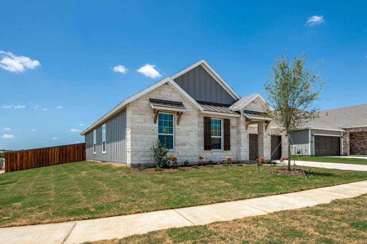 Exterior:Front exterior