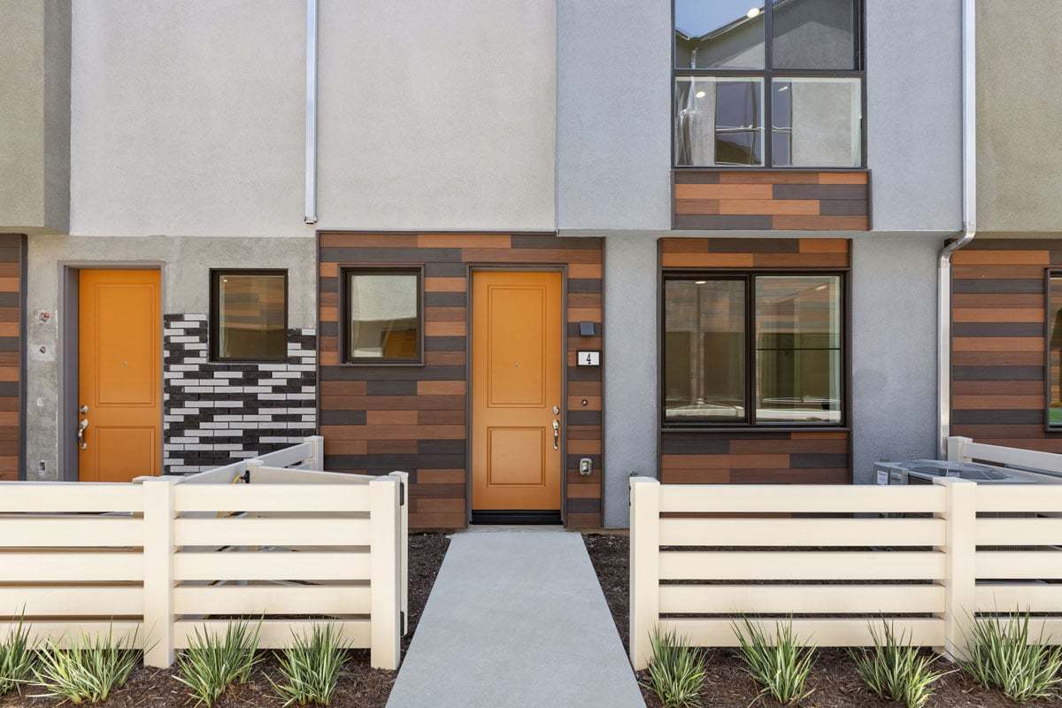 Exterior:Front exterior
