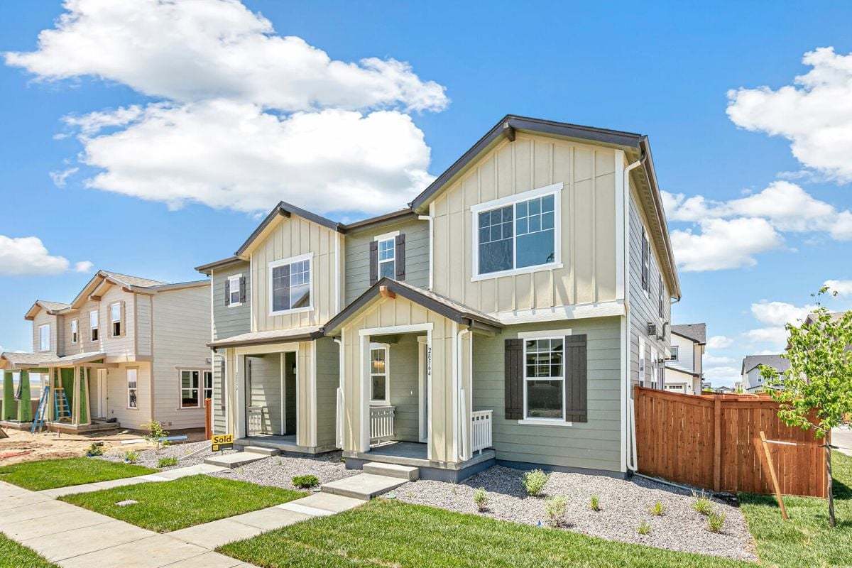 Exterior:Front exterior