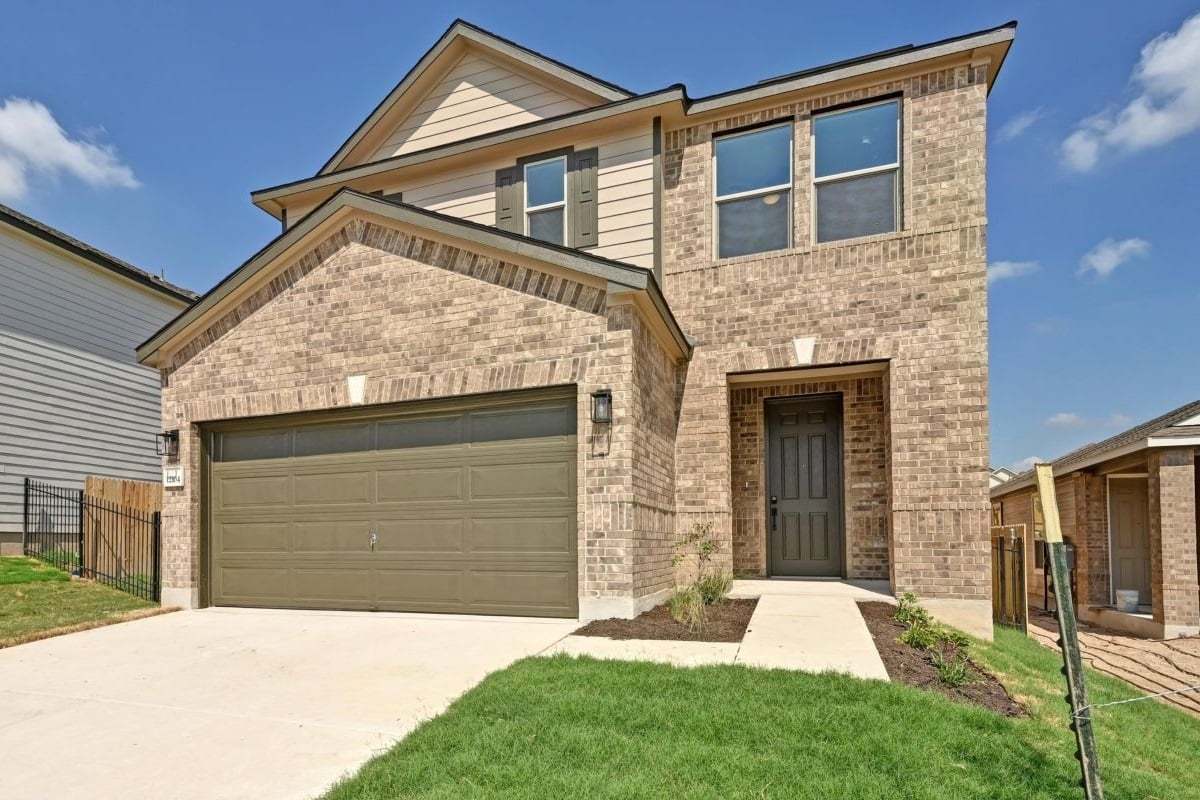 Exterior:Front exterior