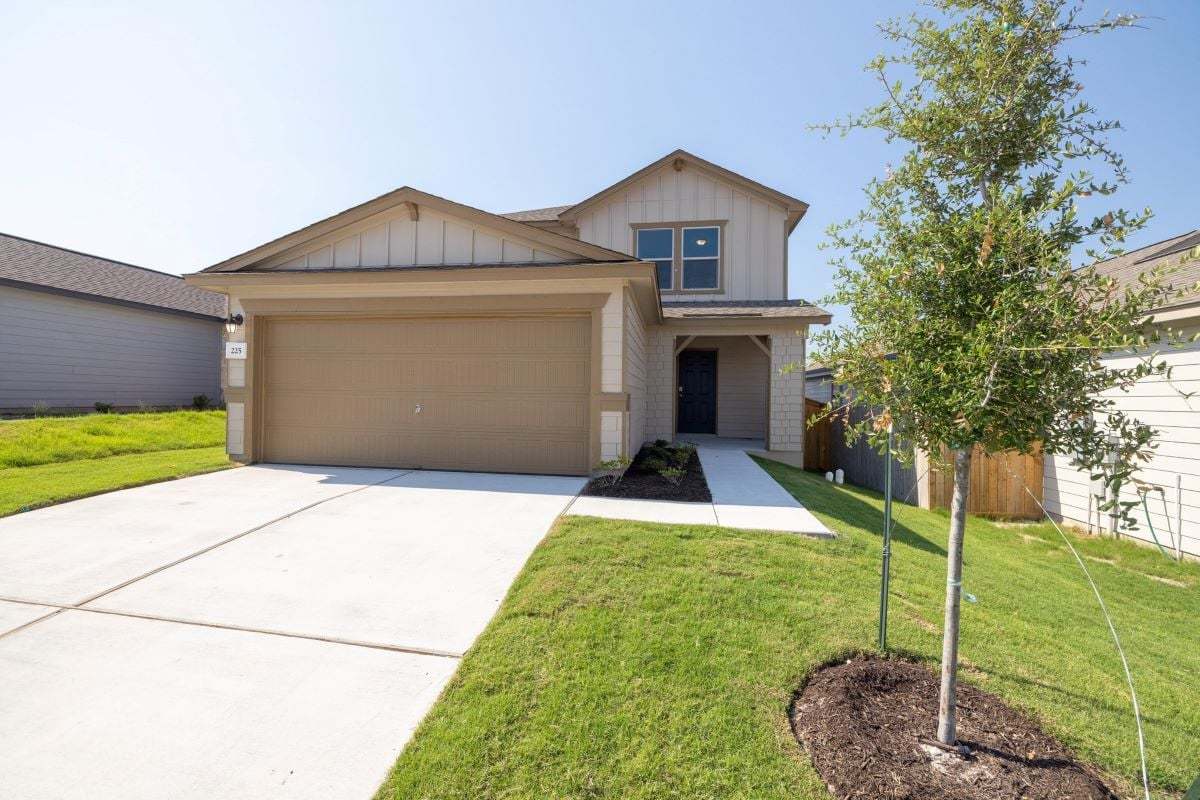Exterior:Front exterior