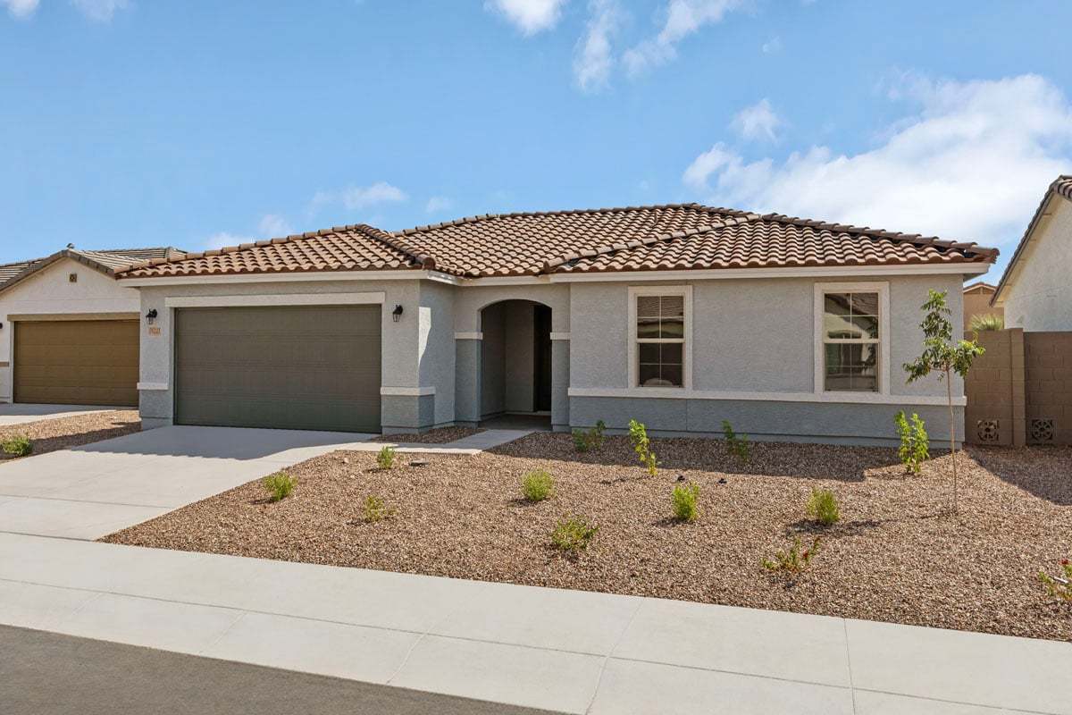 Exterior:Front exterior