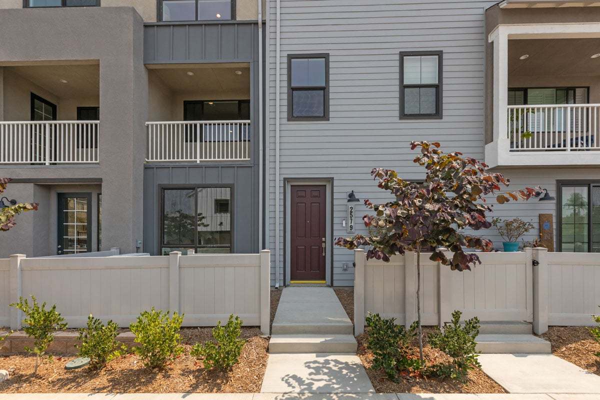 Exterior:Front exterior