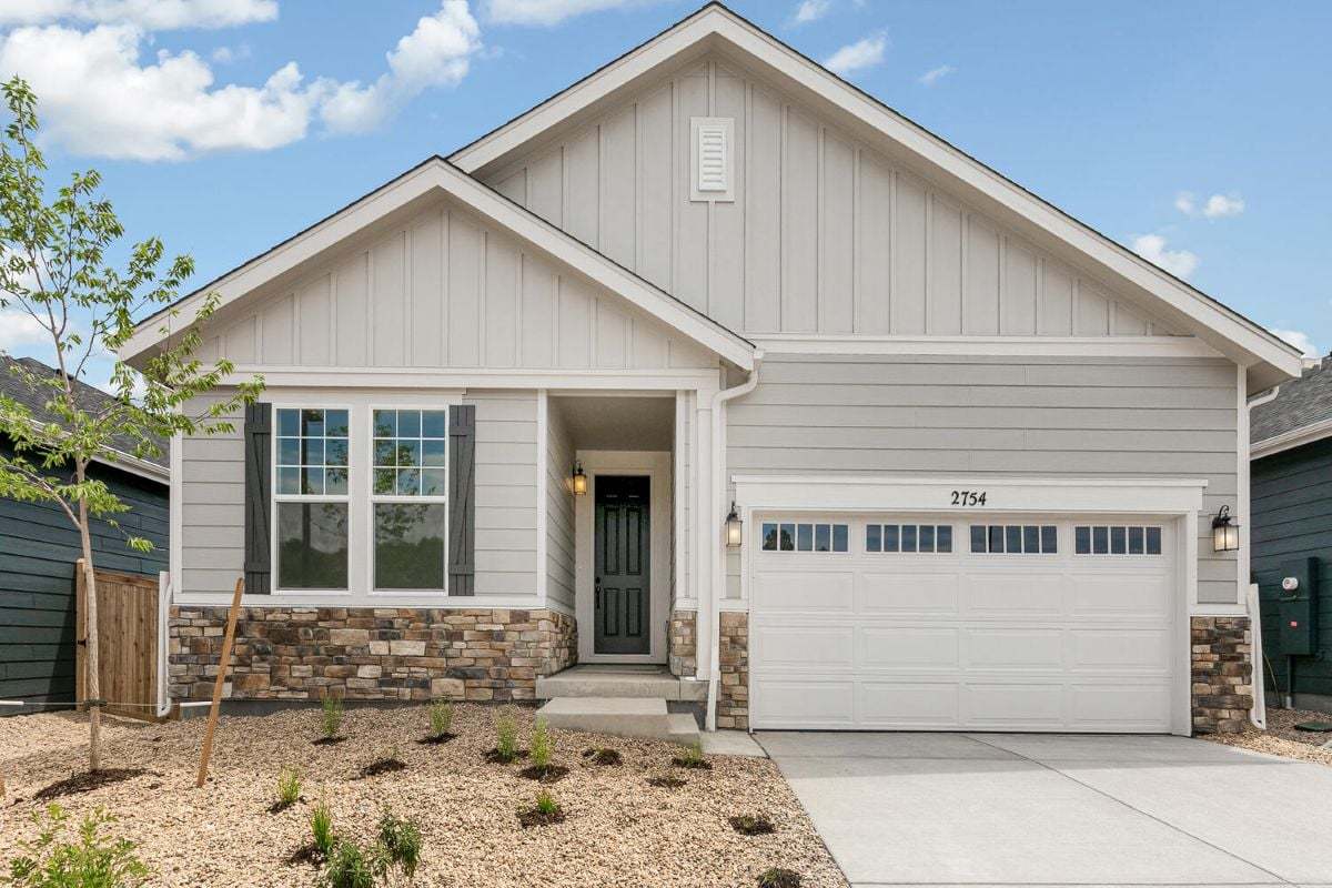 Exterior:Front exterior
