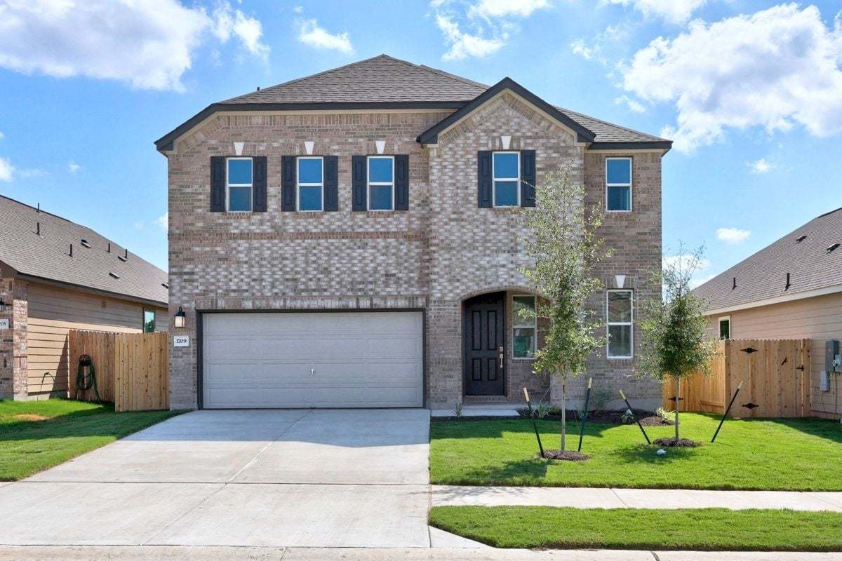 Exterior:Front exterior