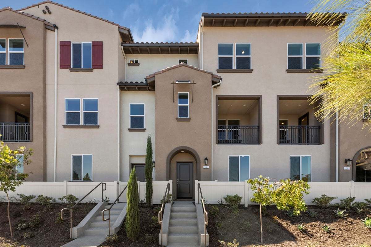 Exterior:Front exterior