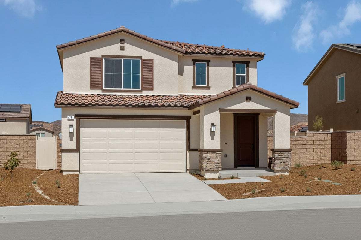 Exterior:Front exterior