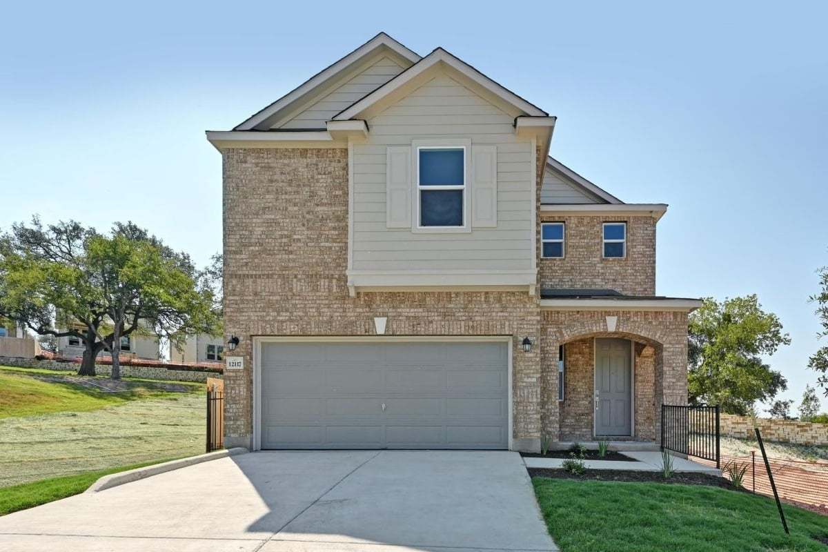 Exterior:Front exterior