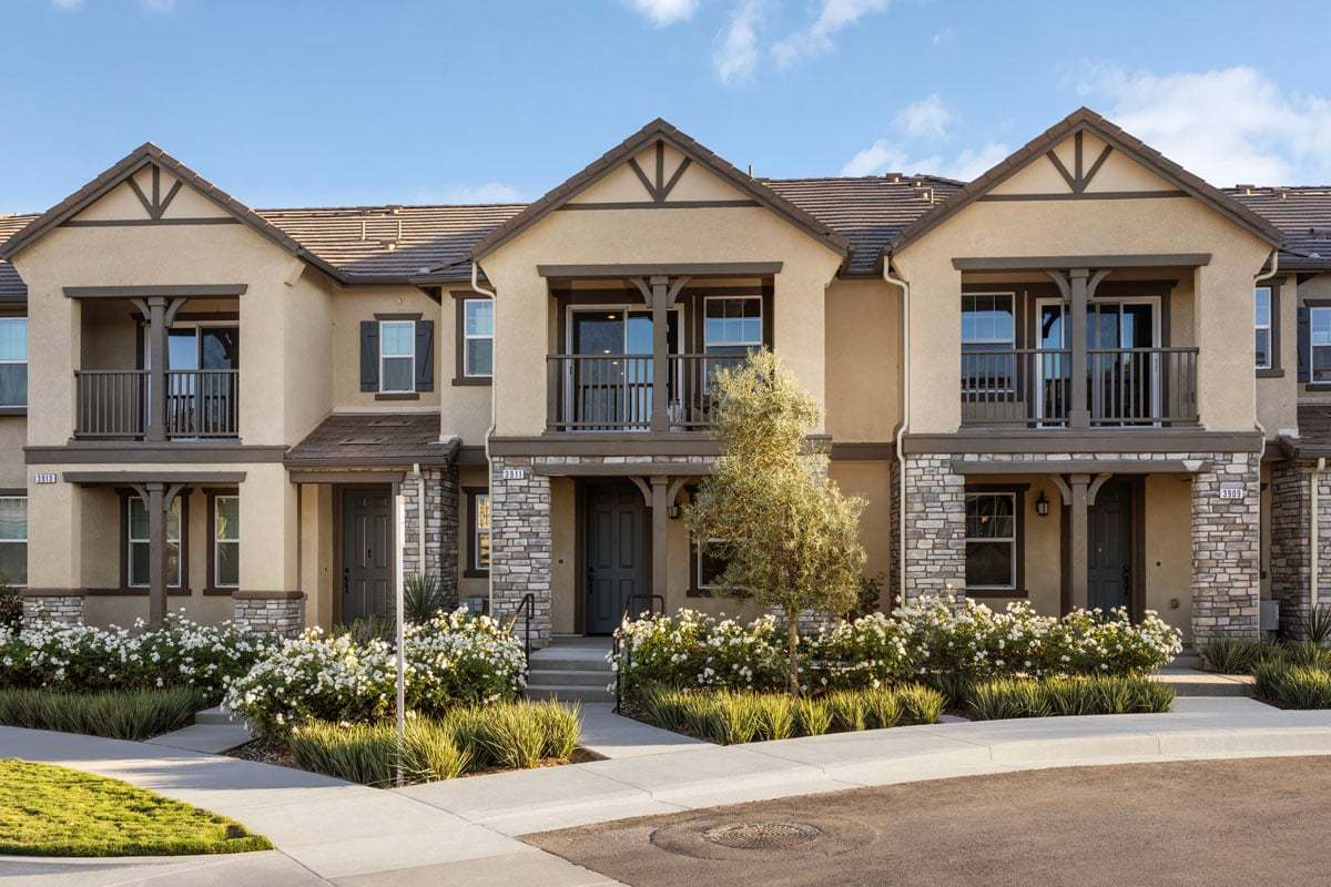 Exterior:Front exterior