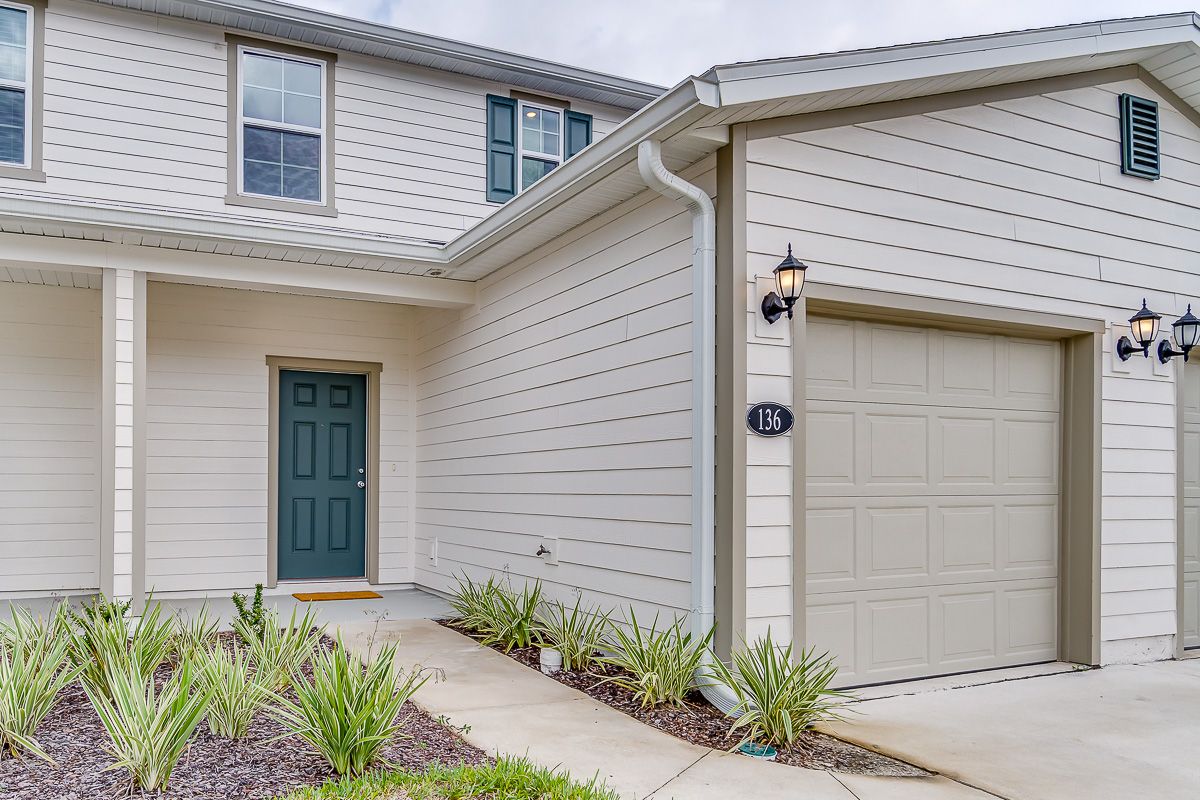 Exterior:Front exterior