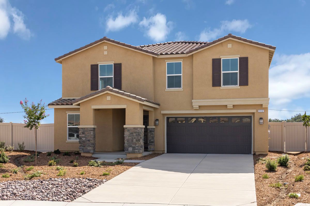 Exterior:Front exterior