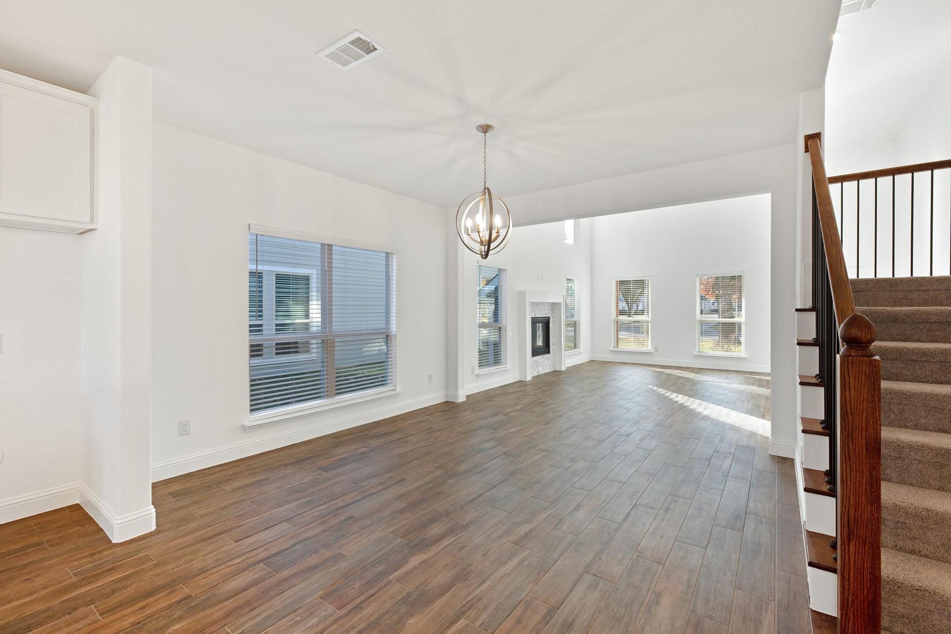 Oakwood Hills,76021